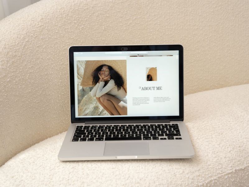 Thiết kế website tối giản v&ocirc; c&ugrave;ng hiện đại v&agrave; đang l&agrave; xu hướng hiện nay