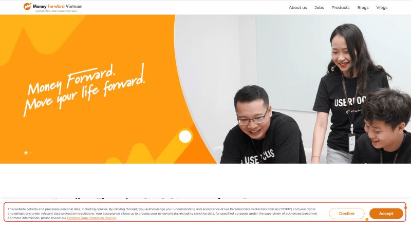 Website Money Forward Vietnam do JAMstack Vietnam ph&aacute;t triển, cho ph&eacute;p người d&ugrave;ng c&oacute; thể từ chối/đồng &yacute; lưu trữ web cookie