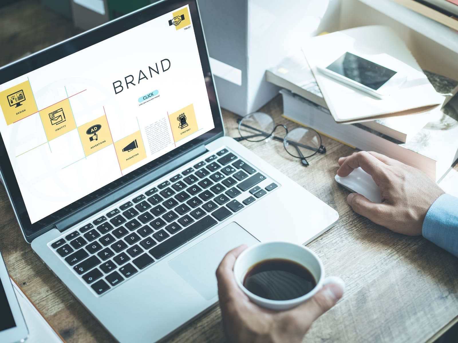 Sở hữu thiết kế giao diện web kh&ocirc;ng c&oacute; sự kh&aacute;c biệt khiến thương hiệu của doanh nghiệp bị mờ nhạt tr&ecirc;n m&ocirc;i trường số