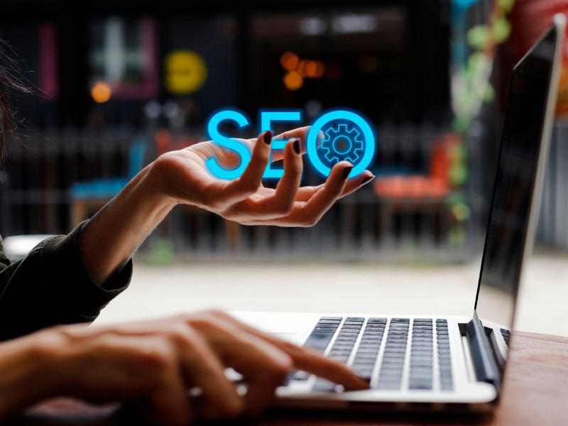 Website chuẩn SEO sẽ gi&uacute;p doanh nghiệp tiếp cận được nhiều kh&aacute;ch h&agrave;ng tiềm năng hơn
